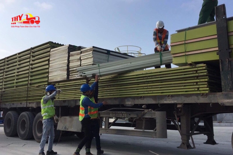 Thời gian vận tải container hàng hoá Bắc Nam phụ thuộc vào nhiều yếu tố